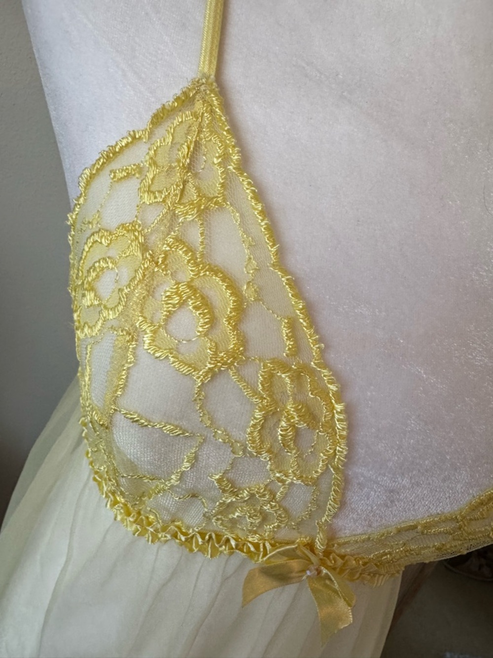 Fredrick’s of Hollywood Yellow Lace Sheer Babydoll Chemise - Women's Intimates - Picture 2 of 9
